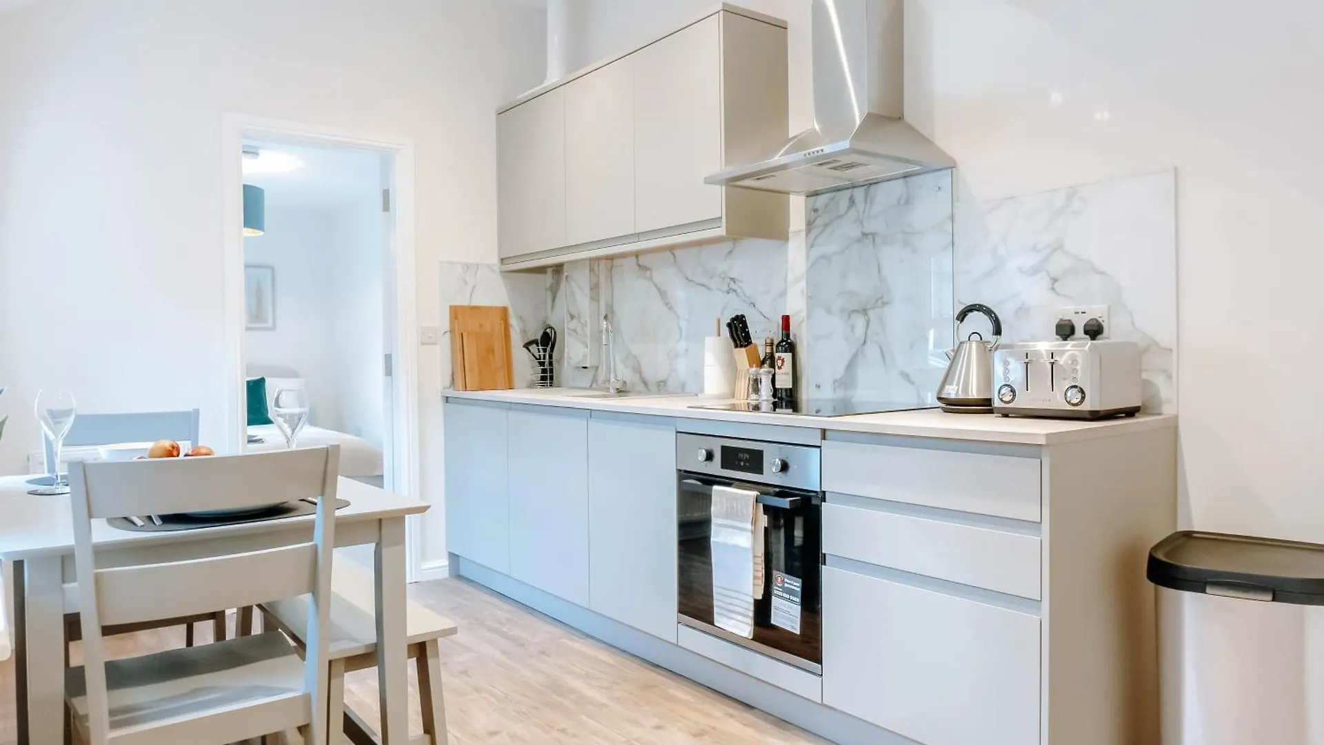 Mayfield Two - Central Harrogate Apartment